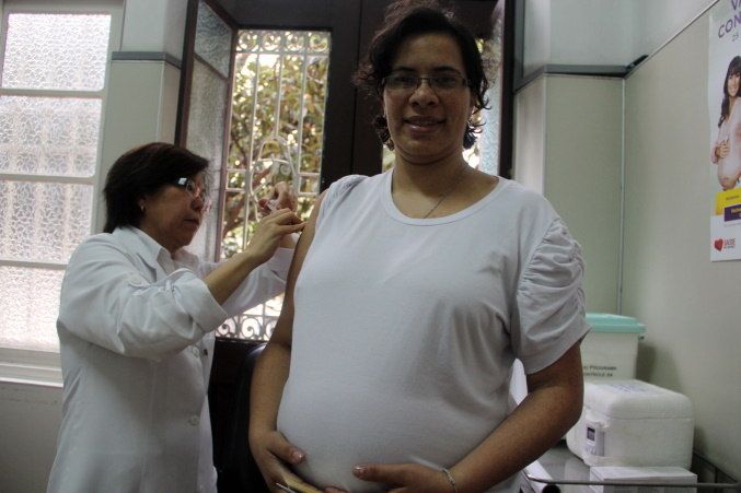 Grávidas e crianças de 6 meses a 5 anos são prioridades na vacina contra gripe - (Foto: Luis Cleber/Estadão Conteúdo - 12.5.2011)