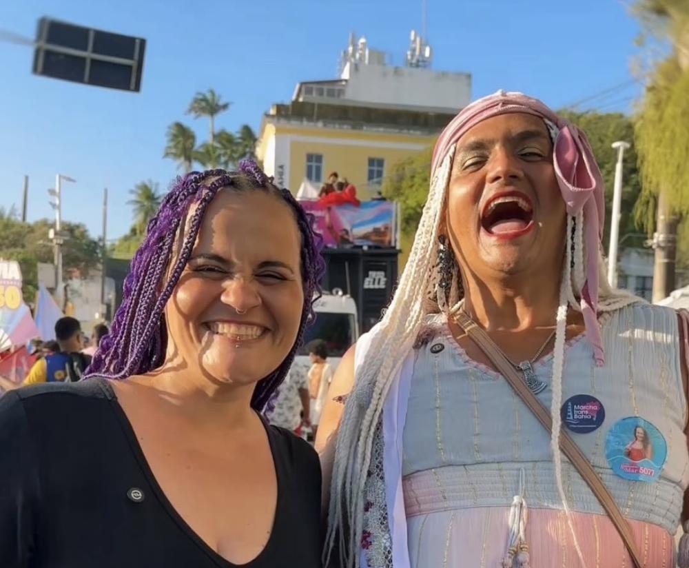“Existir com dignidade é um direito”: Delliana participa da Marcha Trans e da Parada LGBT+ em Salvador