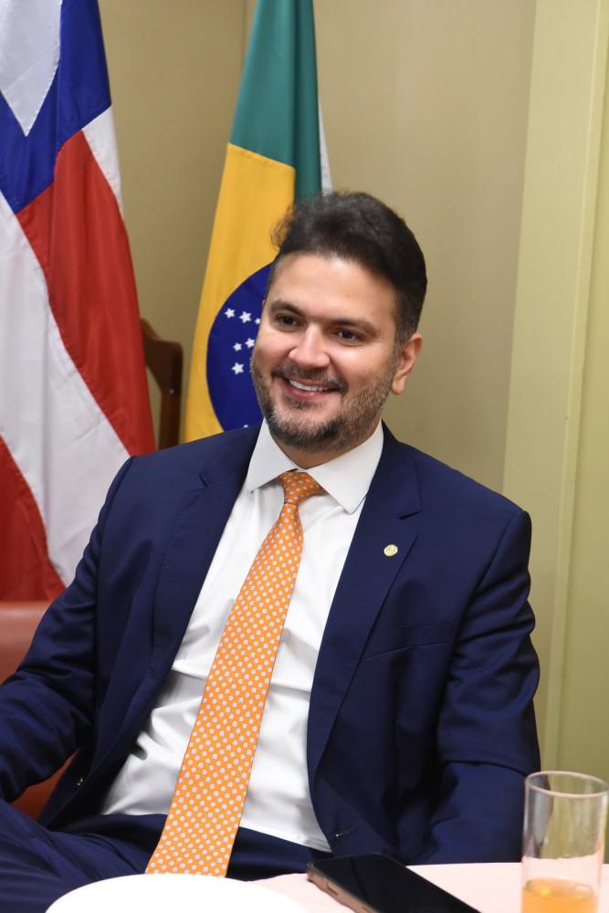 Diego Coronel: “Angelo Coronel é o senador dos municípios baianos”